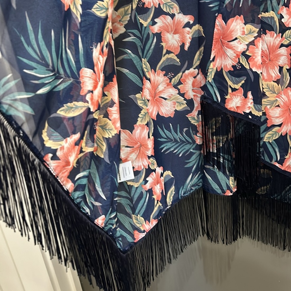Kimono NWT - Picture 3 of 6